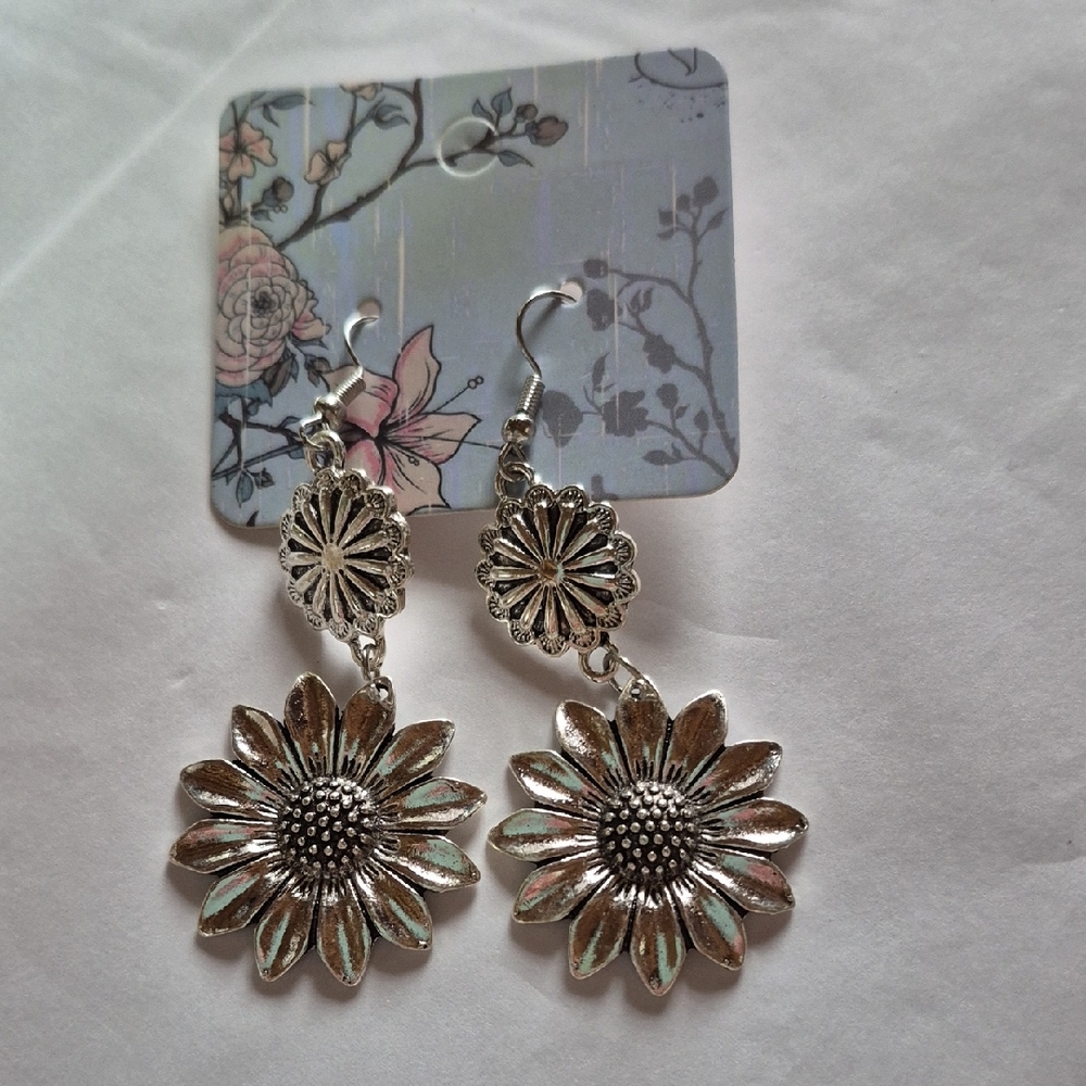 Floral Silver Earrings NEW!